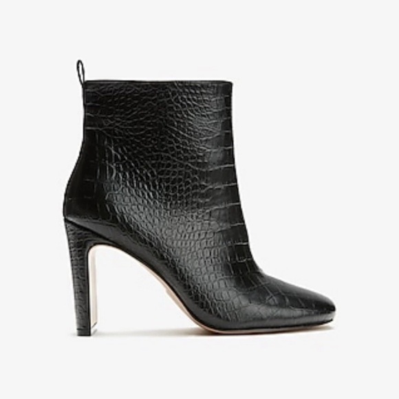 Express BRAND NEW!! Black Croc-Patterned Ankle Booties - Picture 2 of 12